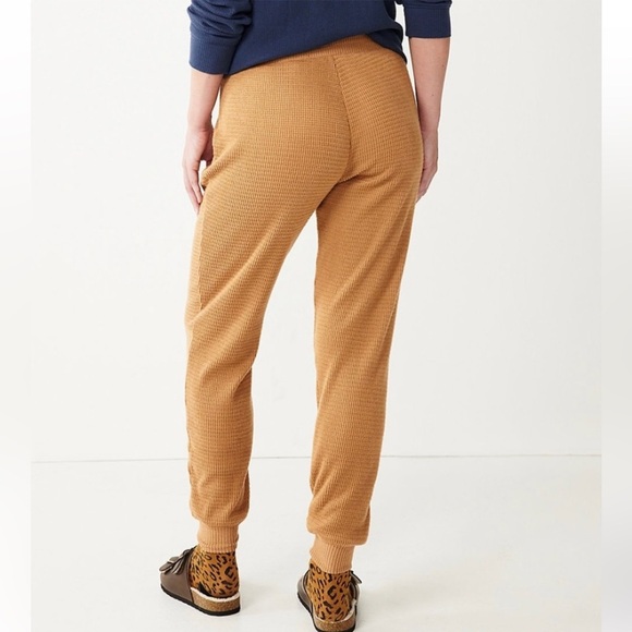 LULULEMON ATHLETICA Tan Warm Down textured Jogger size 8 - Picture 2 of 13